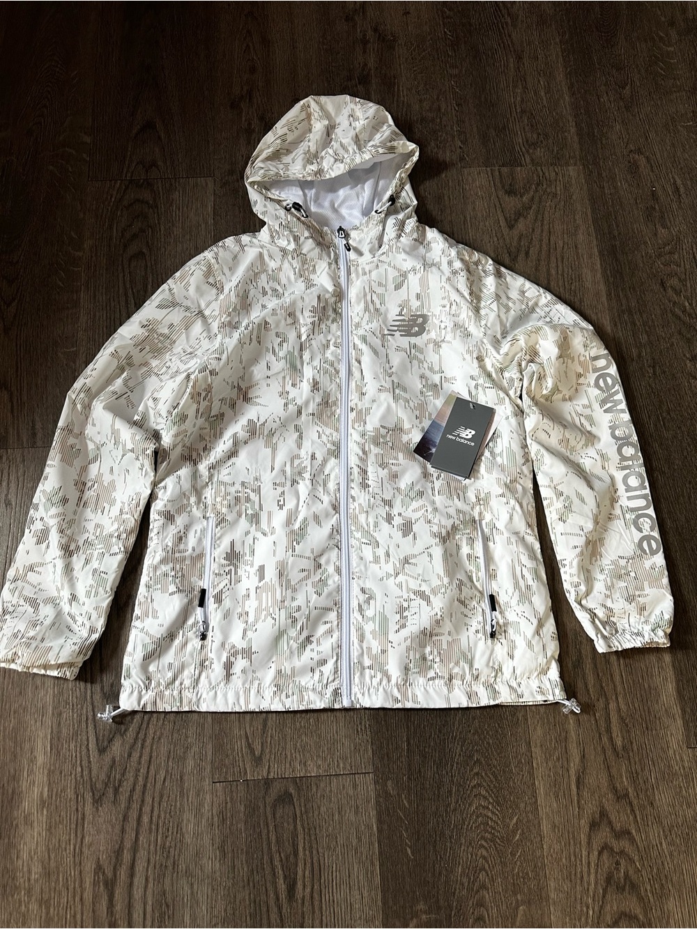 MSRP $99 NWT New Balance White Patterned Water-Resistant Windbreaker – Size M - Picture 3 of 6